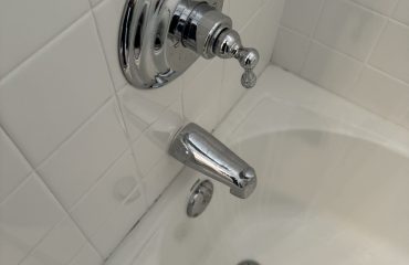 faucet - bathtub